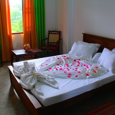 Heaven Gates Holiday Resort Ampitiya 外观 照片